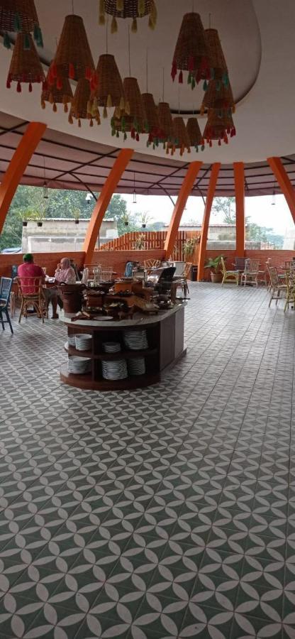 Dusun Semilir Hotel And Resort Semarang Extérieur photo