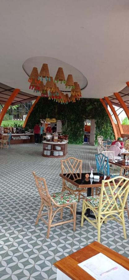 Dusun Semilir Hotel And Resort Semarang Extérieur photo
